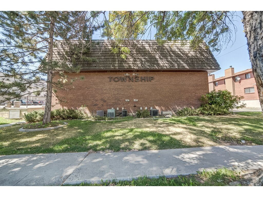 THE TOWNSHIP CONDOMINIUMS - Residential