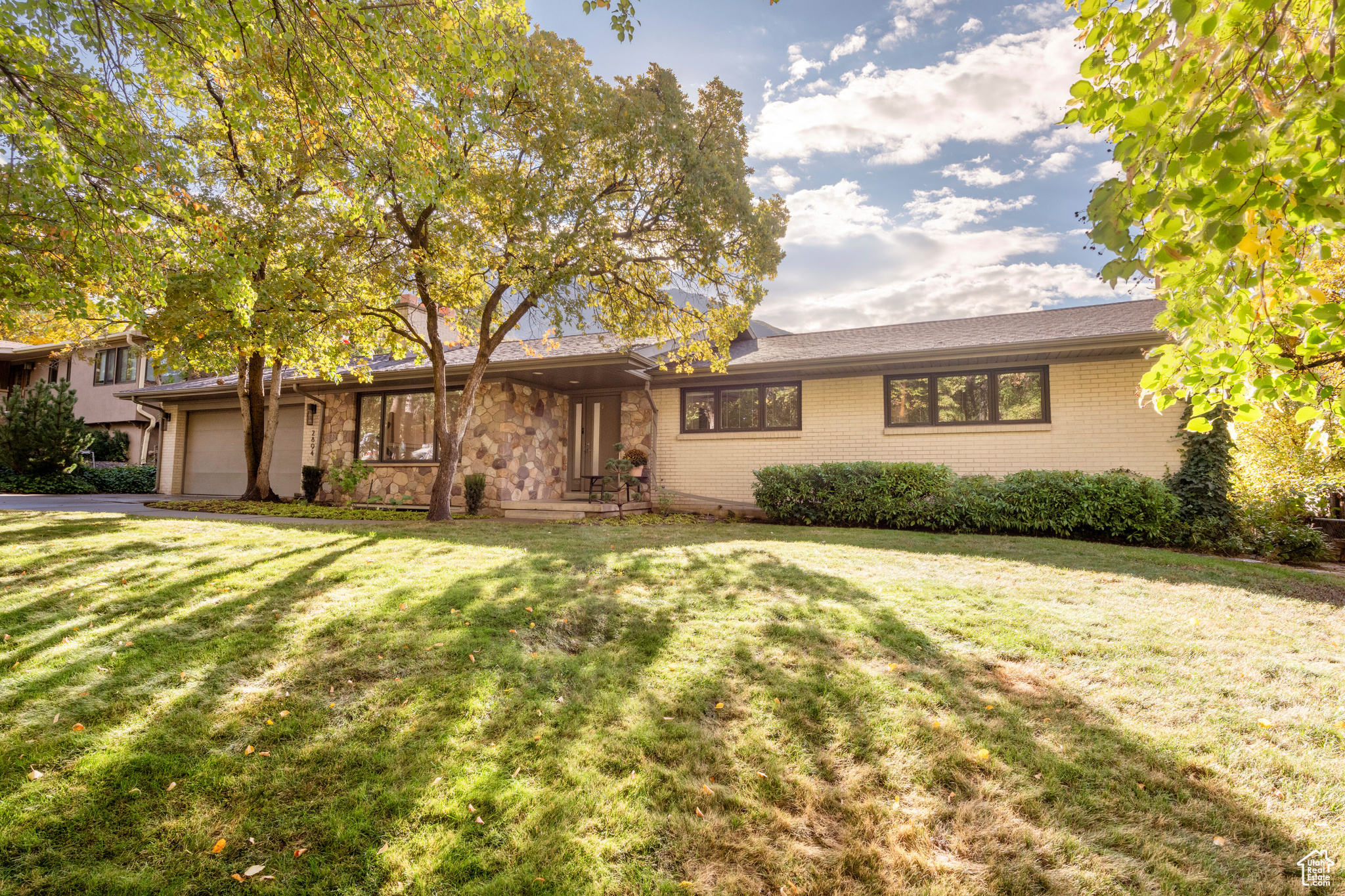 SPRING CREEK MANOR - Residential