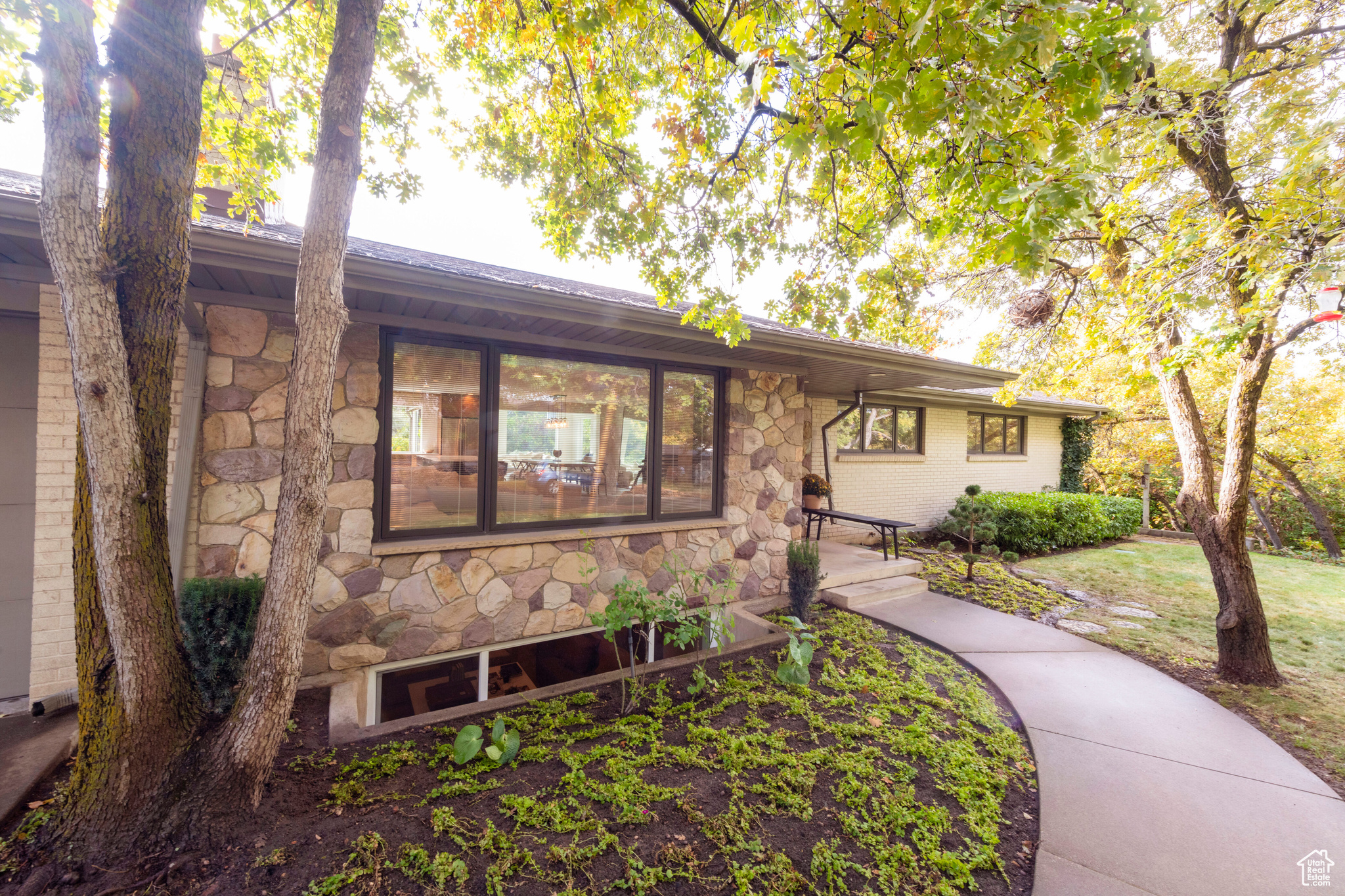 SPRING CREEK MANOR - Residential