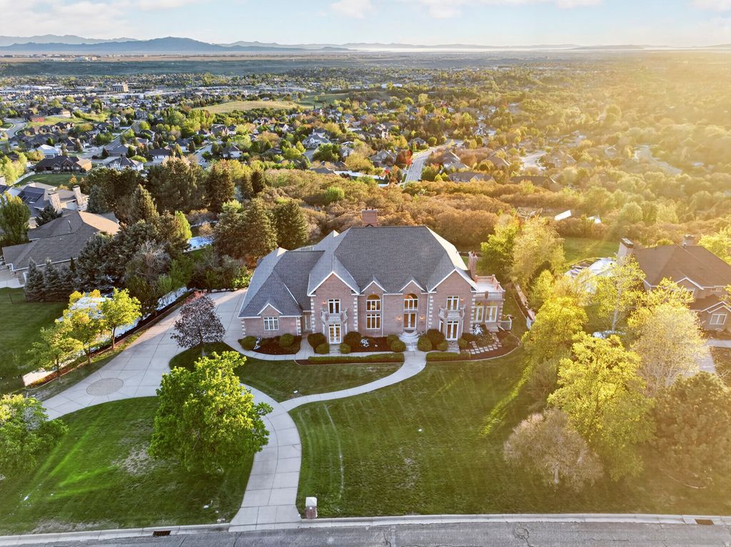 Photo of 5227 S RIDGEDALE DR, Ogden, UT 84403 (MLS # 2153209)