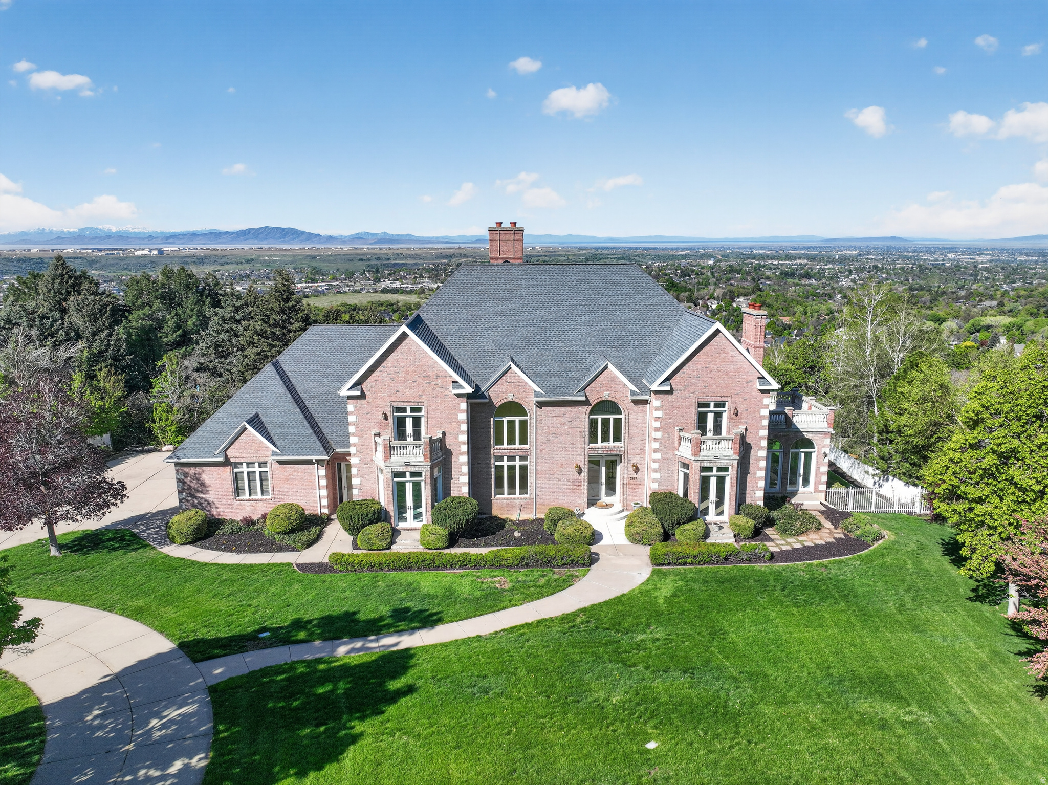 REGENCY HEIGHTS - Residential