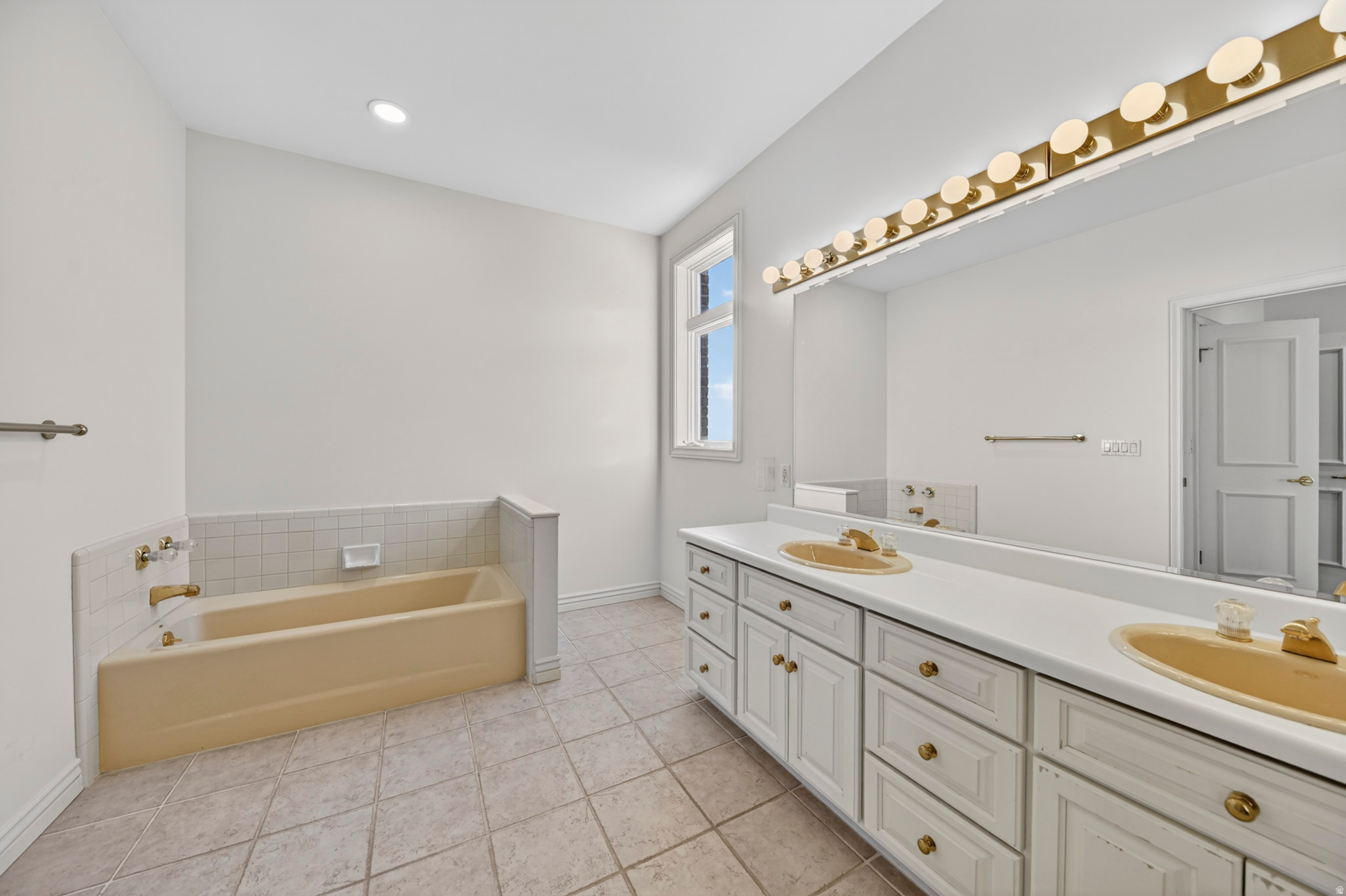 REGENCY HEIGHTS - Residential