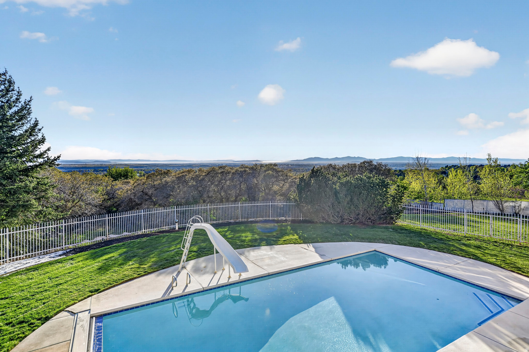 REGENCY HEIGHTS - Residential