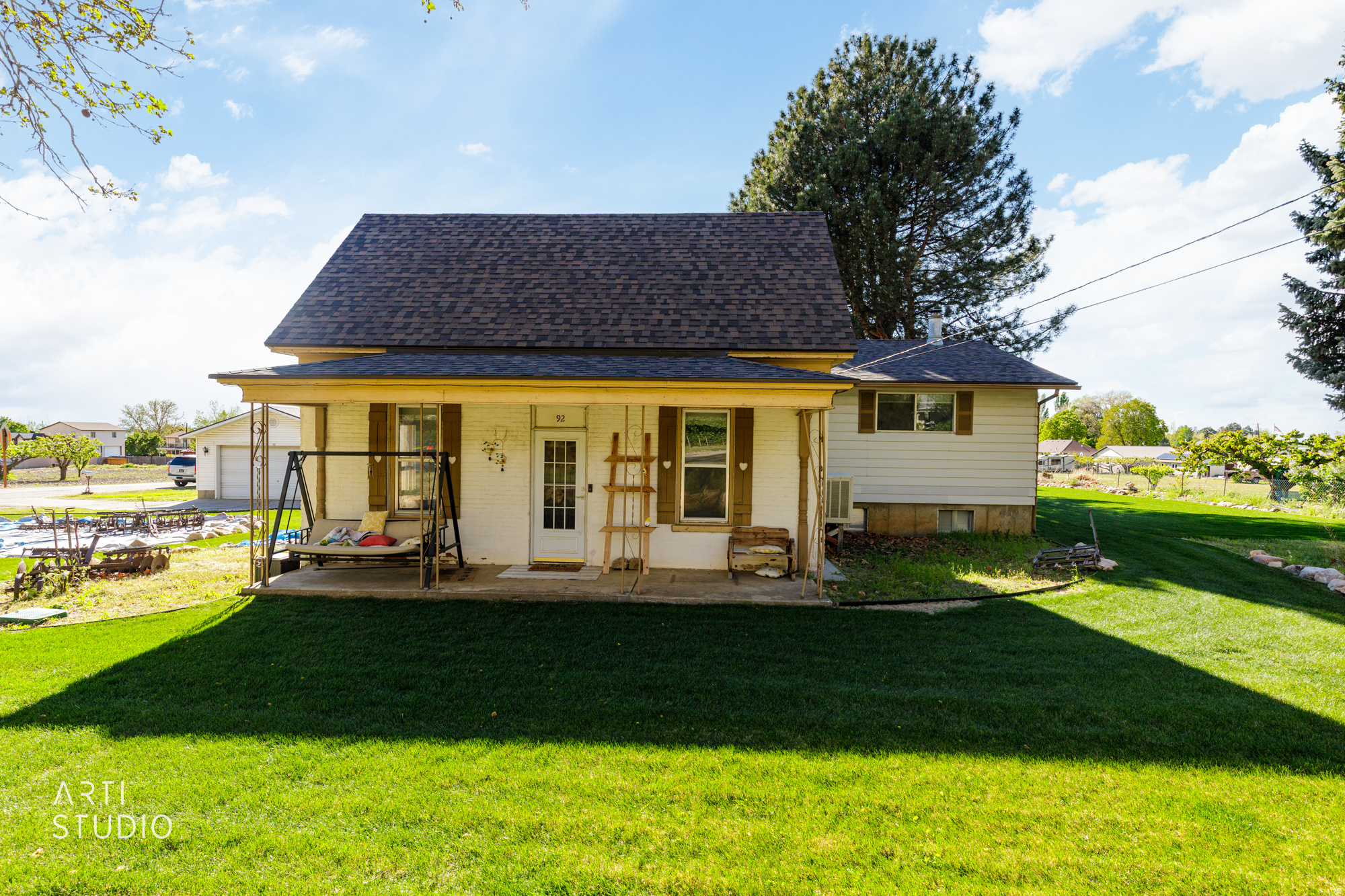 Main image without alt text