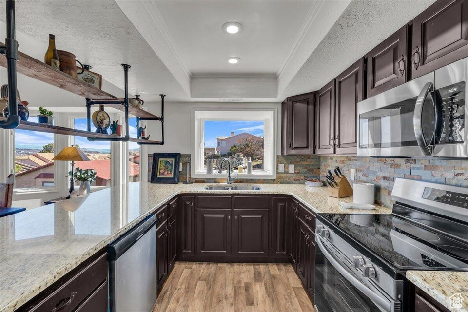 VISTA GRANDE TOWNHOMES - Residential