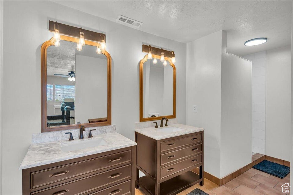 VISTA GRANDE TOWNHOMES - Residential