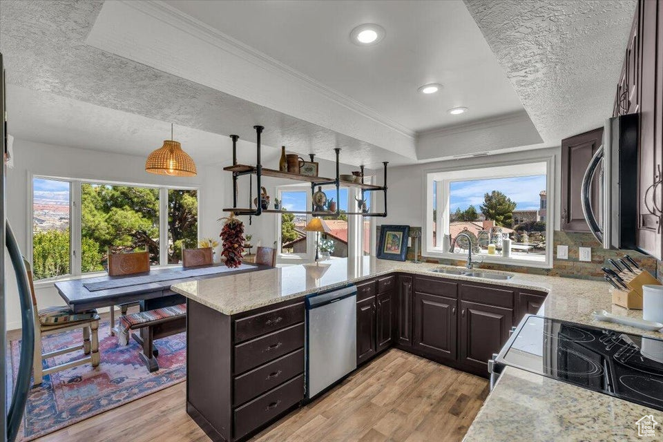 VISTA GRANDE TOWNHOMES - Residential