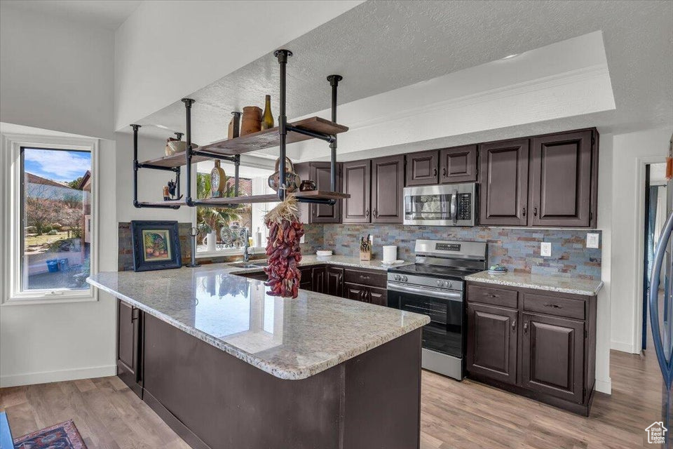 VISTA GRANDE TOWNHOMES - Residential