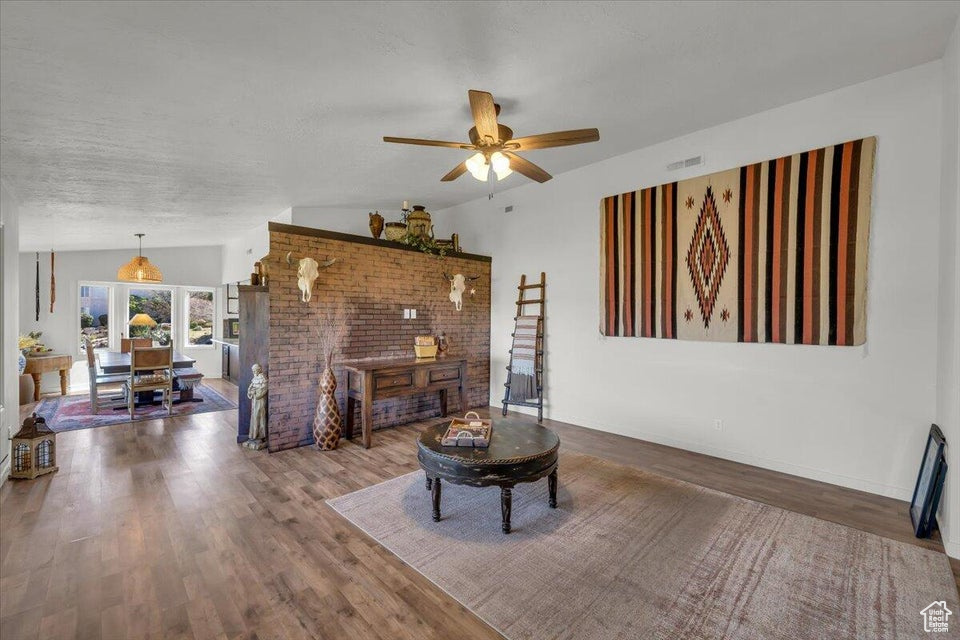VISTA GRANDE TOWNHOMES - Residential