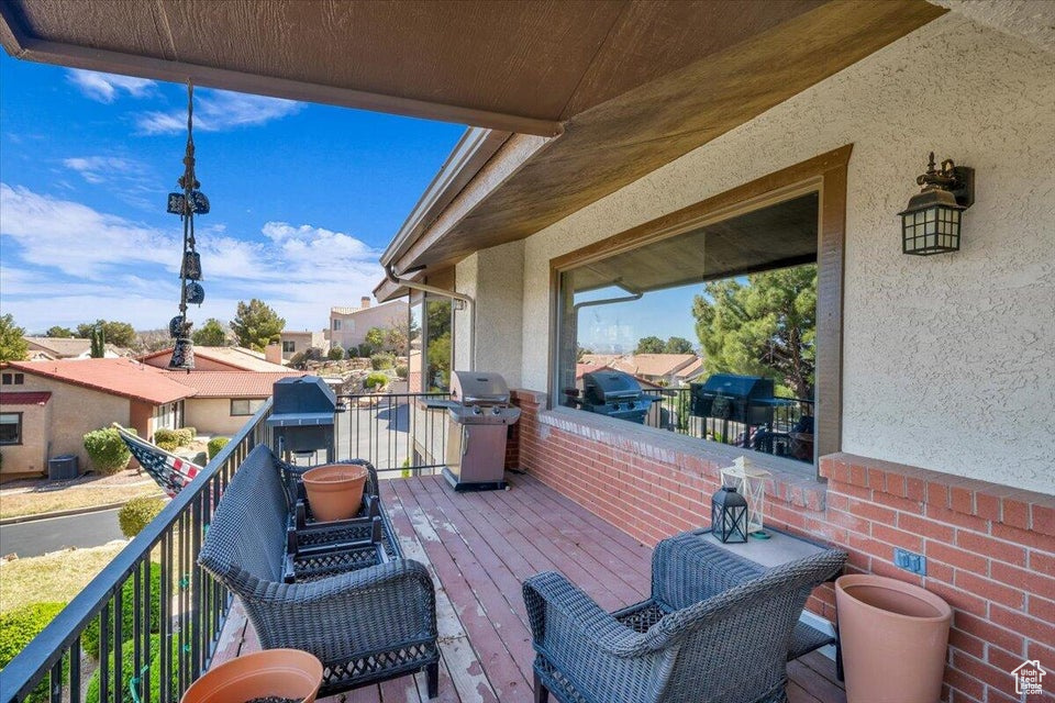 VISTA GRANDE TOWNHOMES - Residential