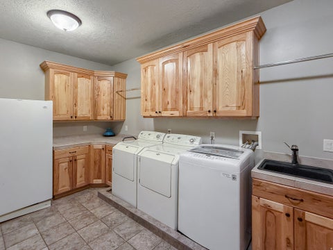 Tiny photo for 2221 W 1800 S, West Haven, UT 84401 (MLS # 2185247)