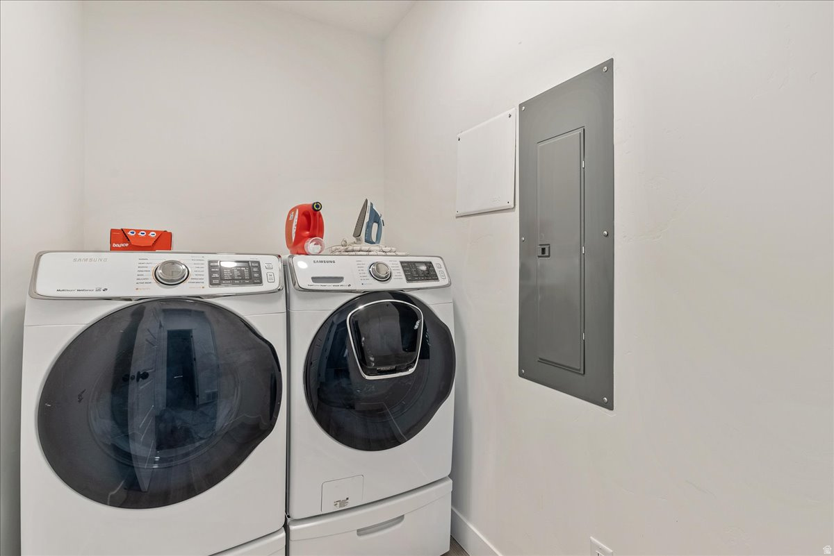 BEVERLY PLACE - Residential