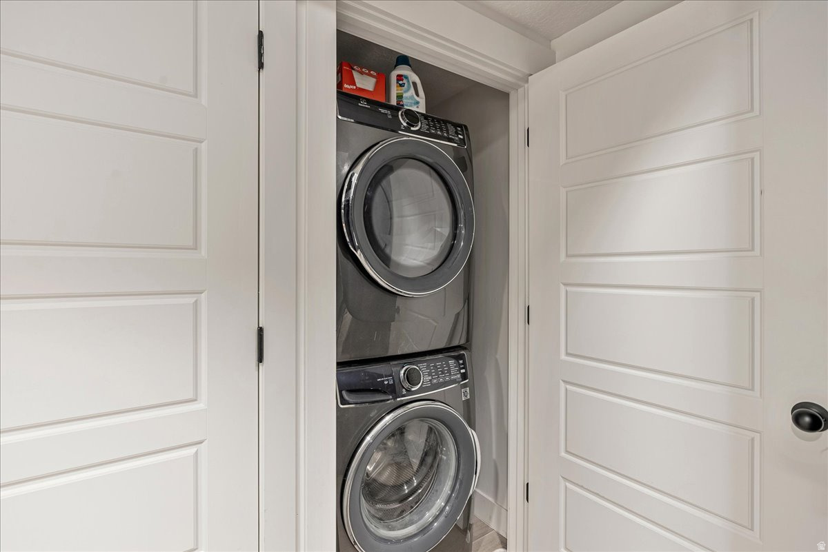 BEVERLY PLACE - Residential