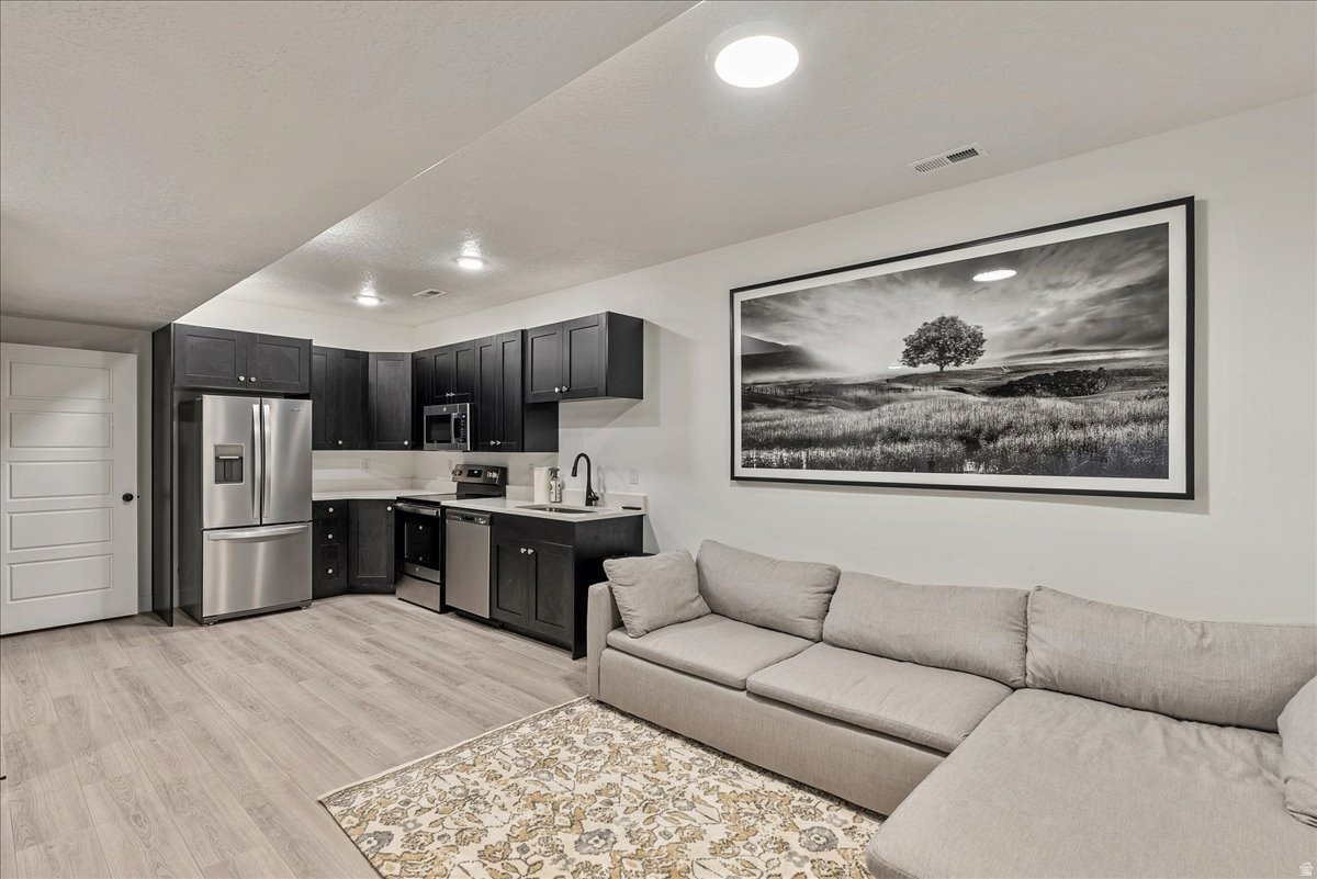 BEVERLY PLACE - Residential