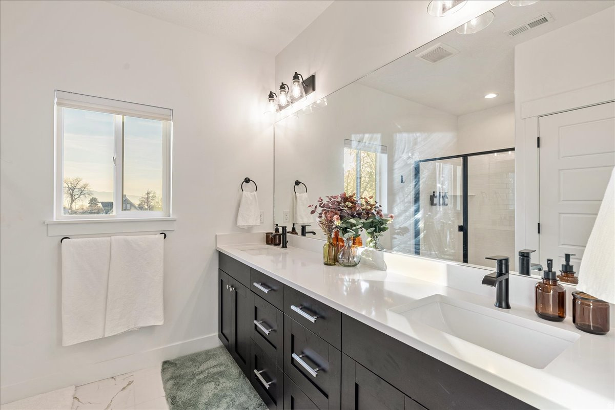 BEVERLY PLACE - Residential