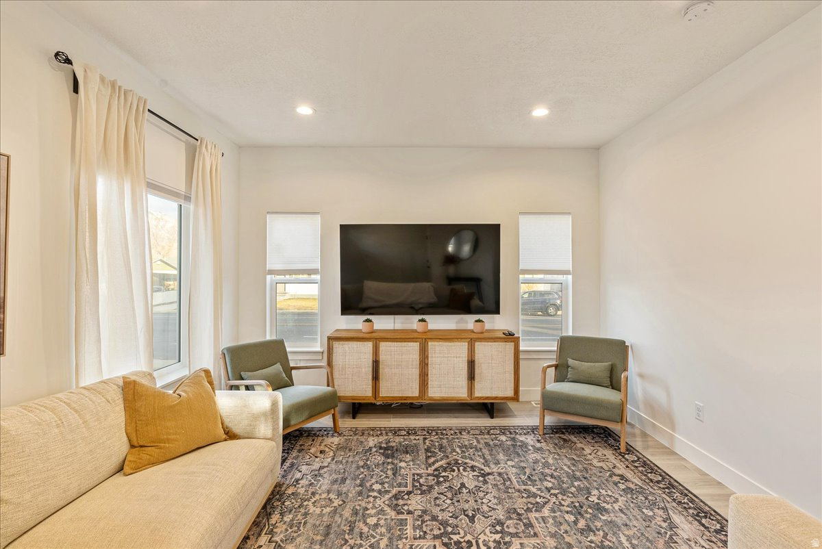 BEVERLY PLACE - Residential