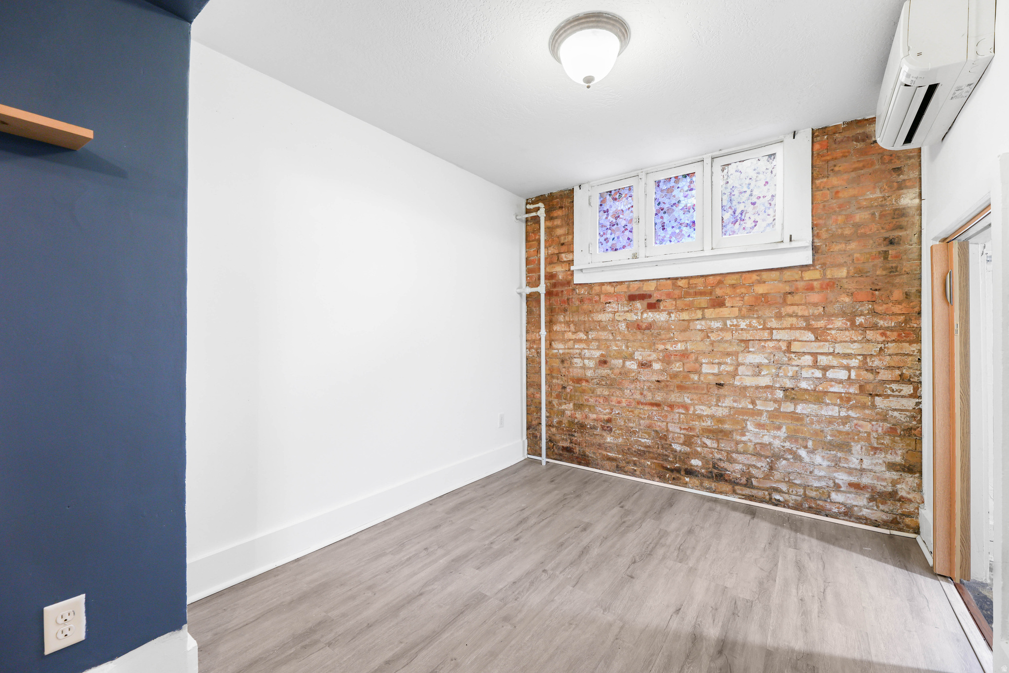 CAITHNESS CONDOMINIUM - Residential