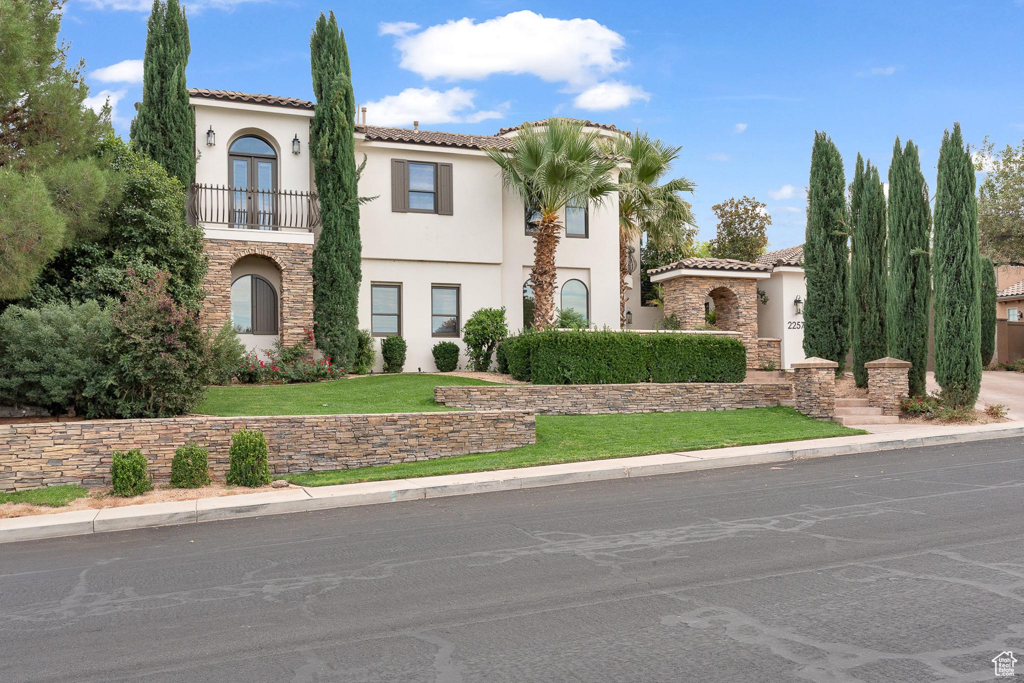 2257 Malaga Ave, Santa Clara, Utah image 3