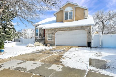 Tiny photo for 2382 N 450 W, Harrisville, UT 84414 (MLS # 2138456)
