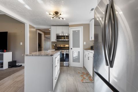 Tiny photo for 265 W 100 N, Springville, UT 84663 (MLS # 2155251)