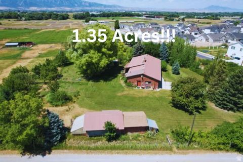 Townhouse For Sale - 210 E 2100<br/> Providence, UT 84332