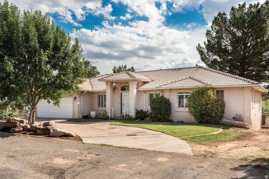 Photo of 3415 S MULBERRY DR, Saint George, UT 84790 (MLS # 2182469)