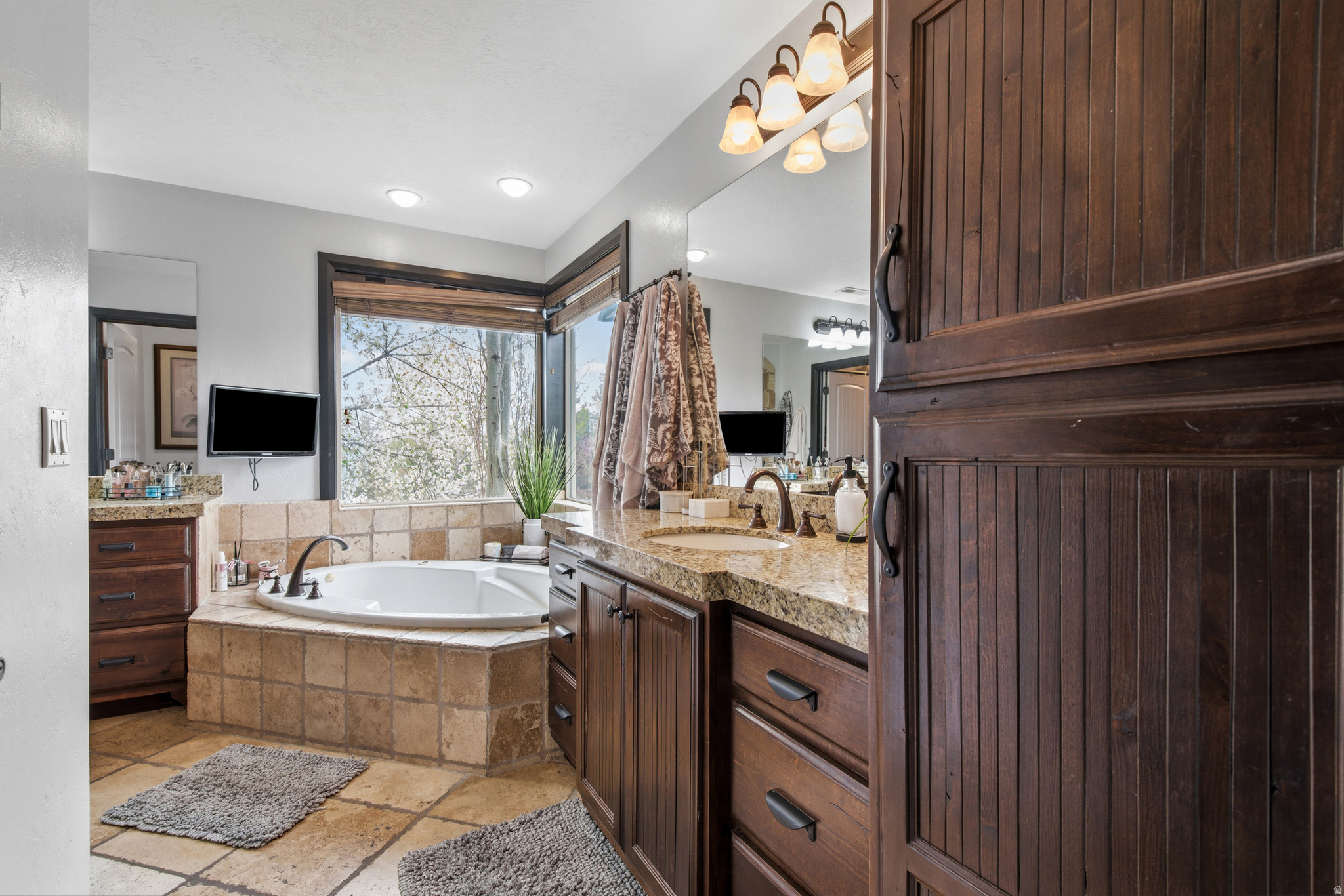 BRYTON ESTATES - Residential