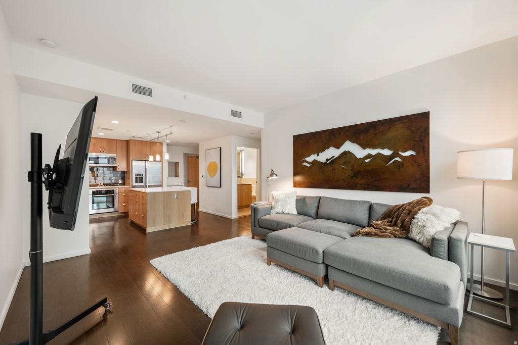 Photo of 35 E 100 S #909, Salt Lake City, UT 84111 (MLS # 2148194)