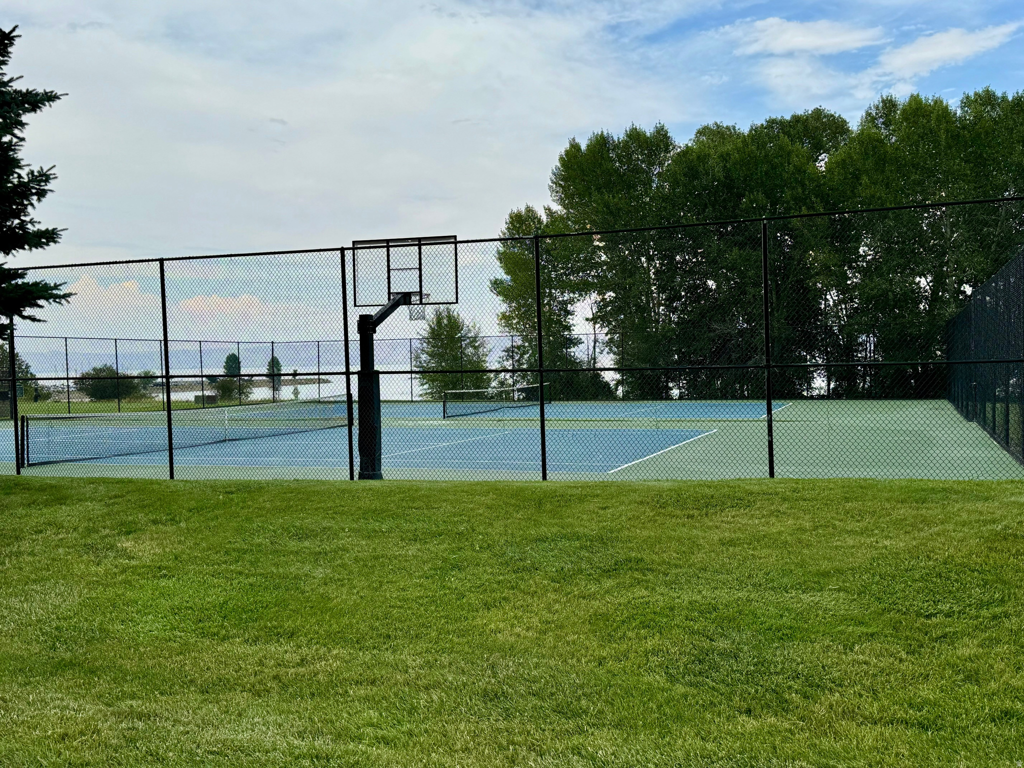 HARBOR VILLAGE TENNIS BUILDING - Residential