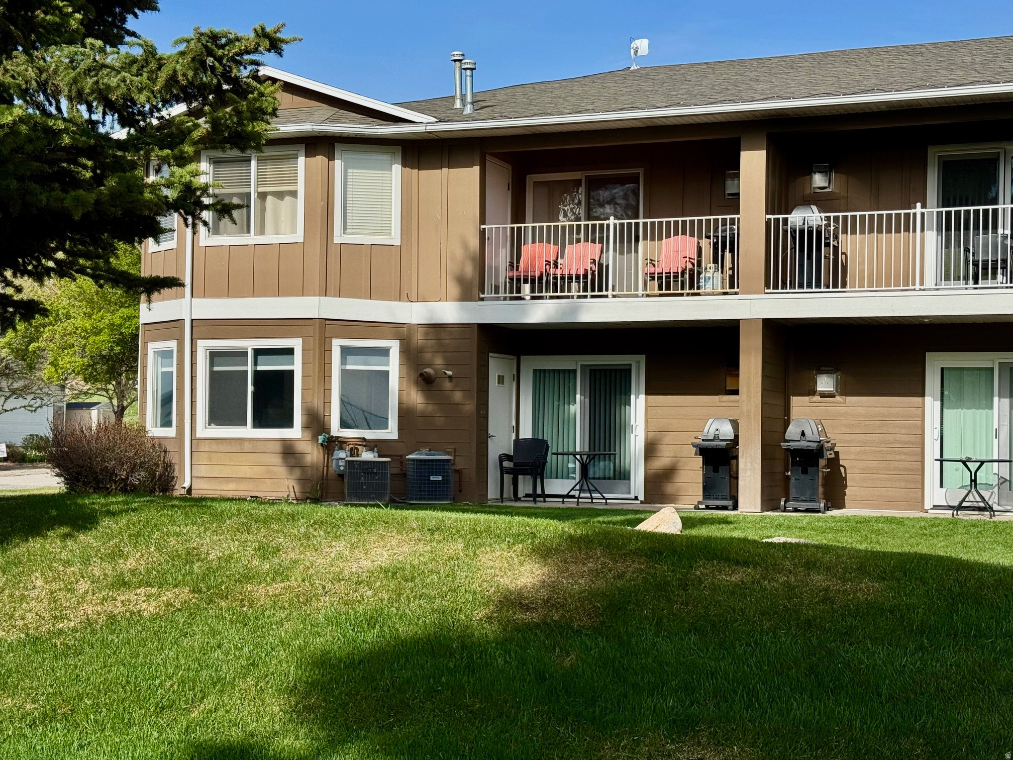 HARBOR VILLAGE TENNIS BUILDING - Residential