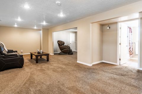 Tiny photo for 2156 S ELAINE DR, Bountiful, UT 84010 (MLS # 2147677)