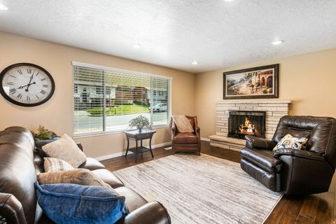 Tiny photo for 2156 S ELAINE DR, Bountiful, UT 84010 (MLS # 2147677)
