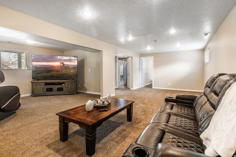 Tiny photo for 2156 S ELAINE DR, Bountiful, UT 84010 (MLS # 2147677)