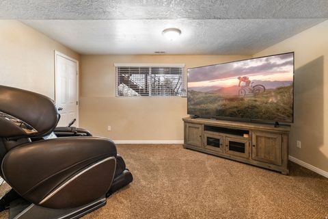 Tiny photo for 2156 S ELAINE DR, Bountiful, UT 84010 (MLS # 2147677)