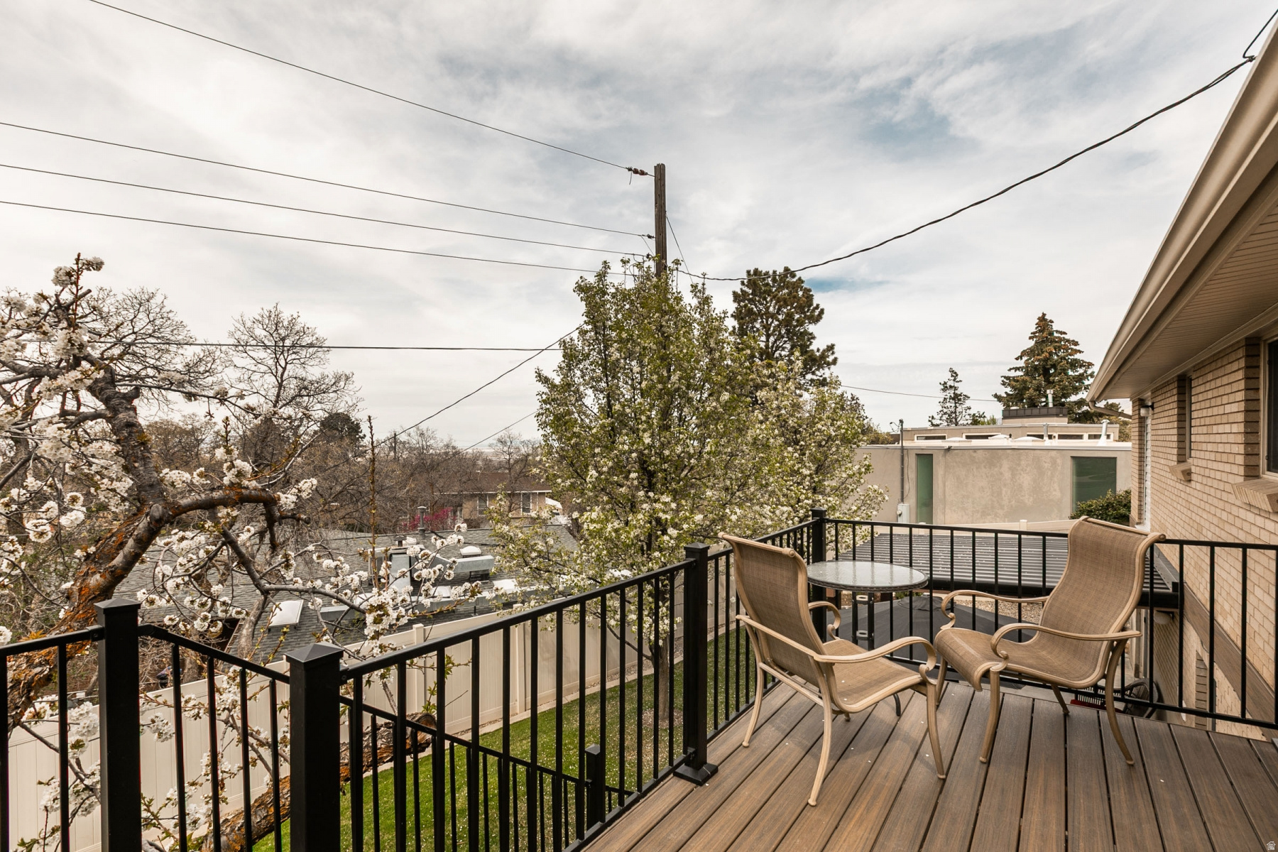 OAKRIDGE MANOR - Residential