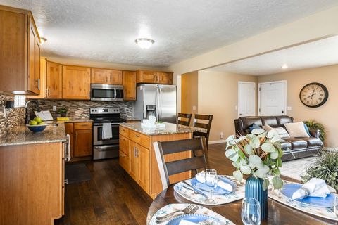 Tiny photo for 2156 S ELAINE DR, Bountiful, UT 84010 (MLS # 2147677)