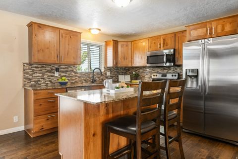 Tiny photo for 2156 S ELAINE DR, Bountiful, UT 84010 (MLS # 2147677)