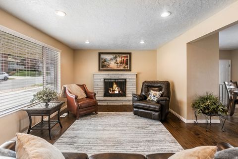 Tiny photo for 2156 S ELAINE DR, Bountiful, UT 84010 (MLS # 2147677)