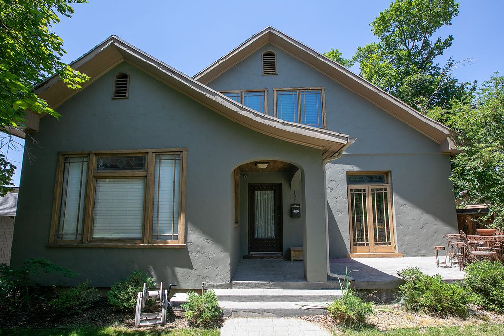 Photo of 121 T ST, Salt Lake City, UT 84103 (MLS # 2122757)