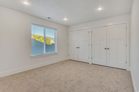 Tiny photo for 1869 W HOLLYBROOK WAY WAY N, Farmington, UT 84025 (MLS # 2160643)