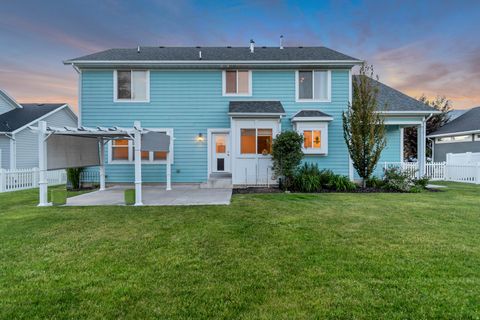 Tiny photo for 1869 W HOLLYBROOK WAY WAY N, Farmington, UT 84025 (MLS # 2160643)