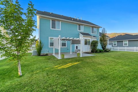 Tiny photo for 1869 W HOLLYBROOK WAY WAY N, Farmington, UT 84025 (MLS # 2160643)