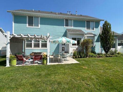 Tiny photo for 1869 W HOLLYBROOK WAY WAY N, Farmington, UT 84025 (MLS # 2160643)