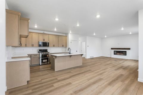 Tiny photo for 653 N PLAINSMAN DR, Spanish Fork, UT 84660 (MLS # 2133859)