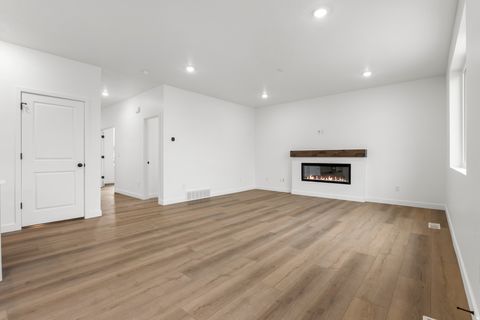 Tiny photo for 653 N PLAINSMAN DR, Spanish Fork, UT 84660 (MLS # 2133859)