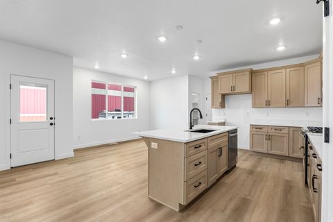 Tiny photo for 653 N PLAINSMAN DR, Spanish Fork, UT 84660 (MLS # 2133859)