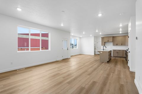 Tiny photo for 653 N PLAINSMAN DR, Spanish Fork, UT 84660 (MLS # 2133859)