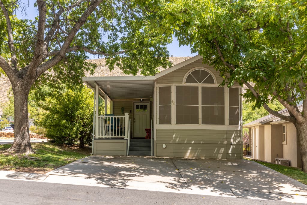 Photo of 45 COTTONWOOD LN, Hurricane, UT 84737 (MLS # 2177501)