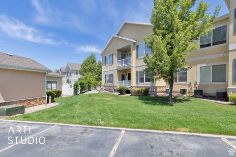 Photo of 1068 CANYON MEADOW DR #8, Provo, UT 84606 (MLS # 2095285)