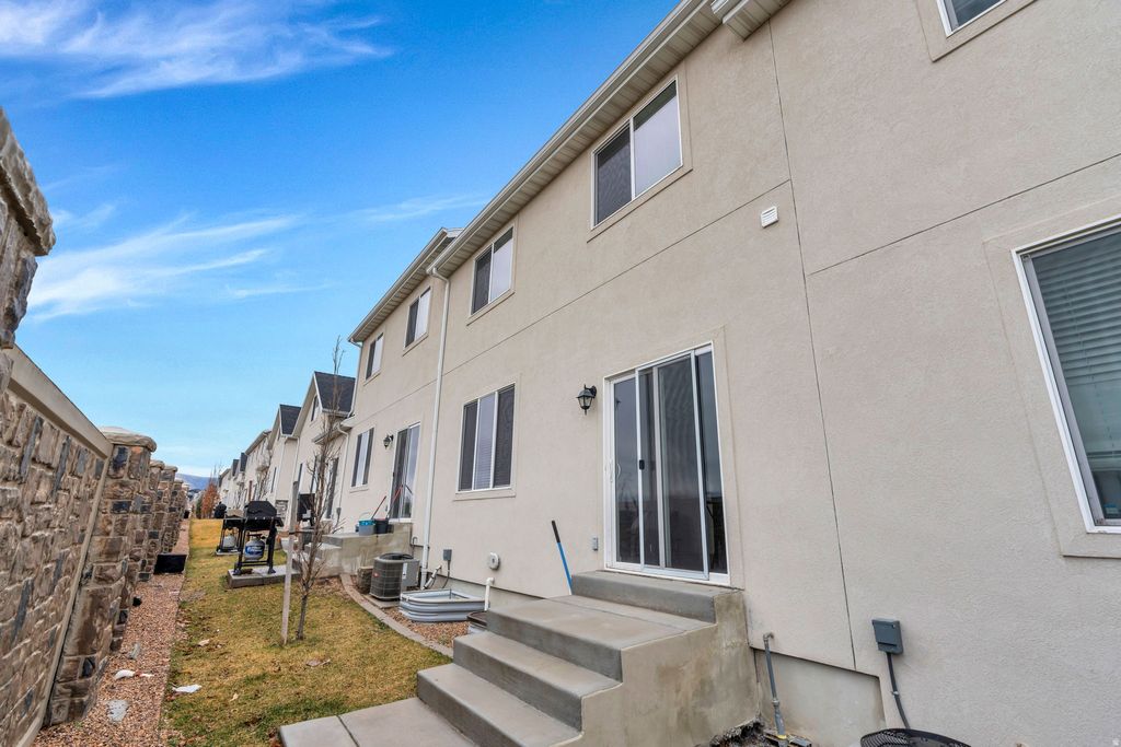 Photo of 1163 E 920 N, Spanish Fork, UT 84660 (MLS # 2140769)